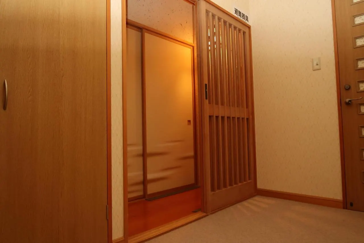 بيت شباب Otaru Ekimae Guest House Ito اليابان