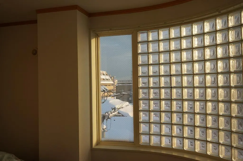 Otaru Ekimae Guest House Ito Albergue