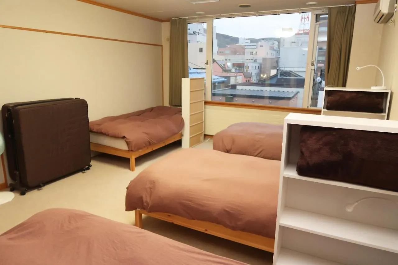 Otaru Ekimae Guest House Ito Albergue